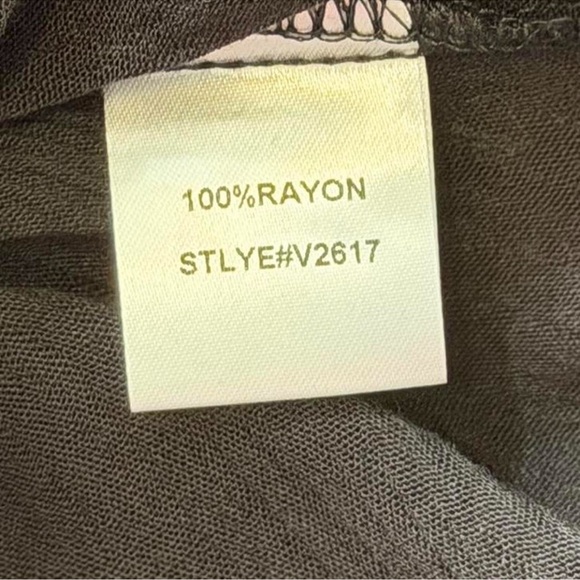 ‎Spliced Lace Top - Picture 14 of 16